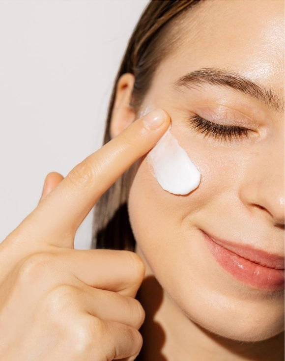 Physiogel Calming Relief Redness Relieving Facial Cream 3 Physiogel Calming Relief Redness Relieving Facial Cream - Image 3